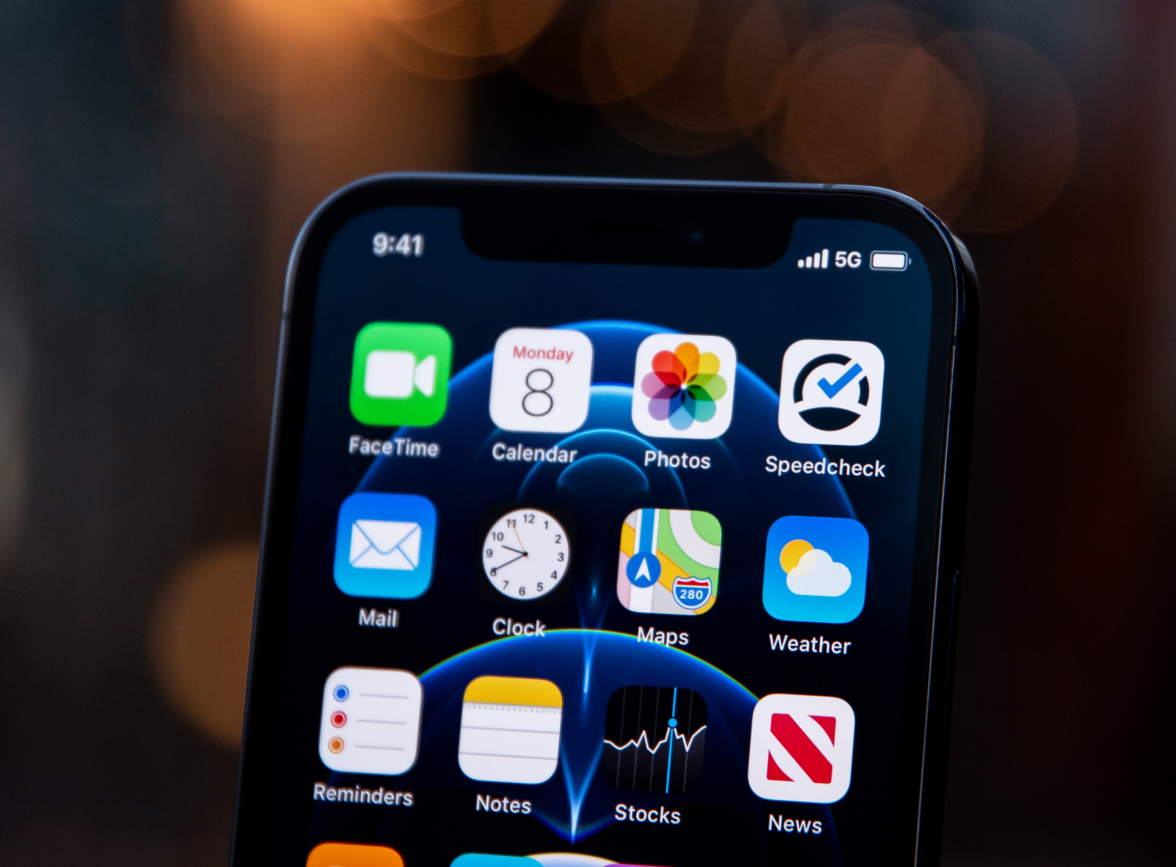 和乐镇苹果手机维修分享为什么 iPhone 12 在冬季会自动关机 